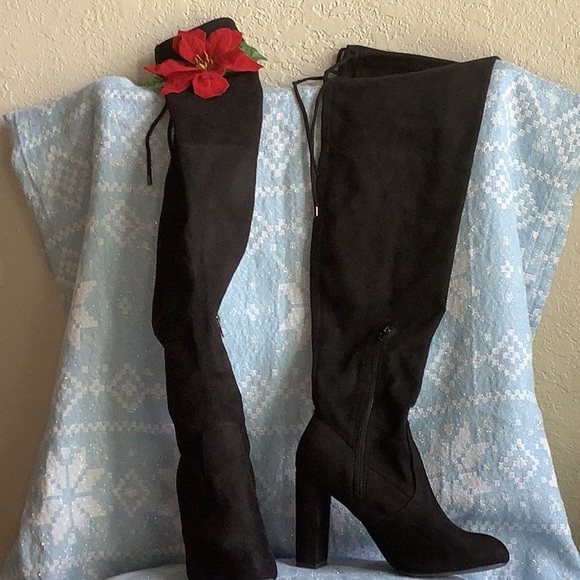 Black over knee boots - Picture 2 of 5